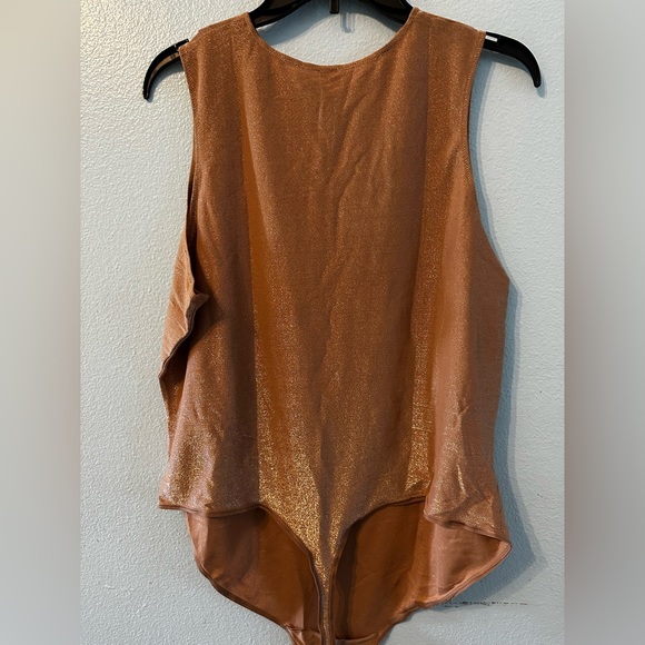 NWT - Skims Shimmer Crew Neck Bodysuit - Picture 2 of 4